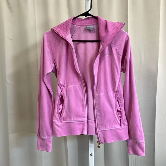 Nike’s Women's Pink Vintage Velvet Jogging suit - Picture 3 of 4
